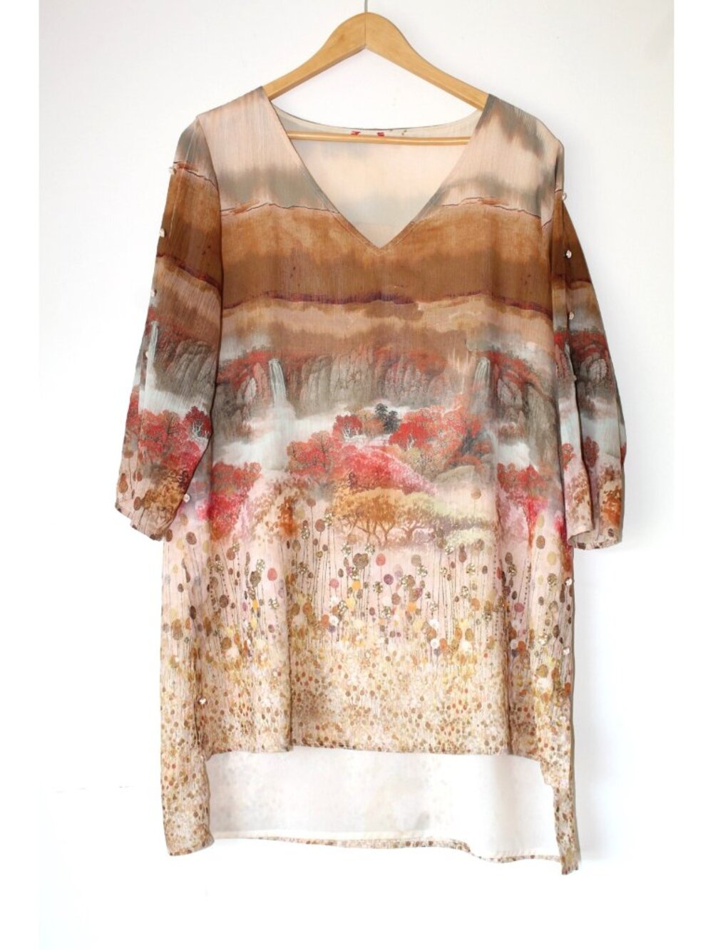 V Cristina Tunic Blouse Watercolor Landscape Print Size XL Sequins Pearl Buttons